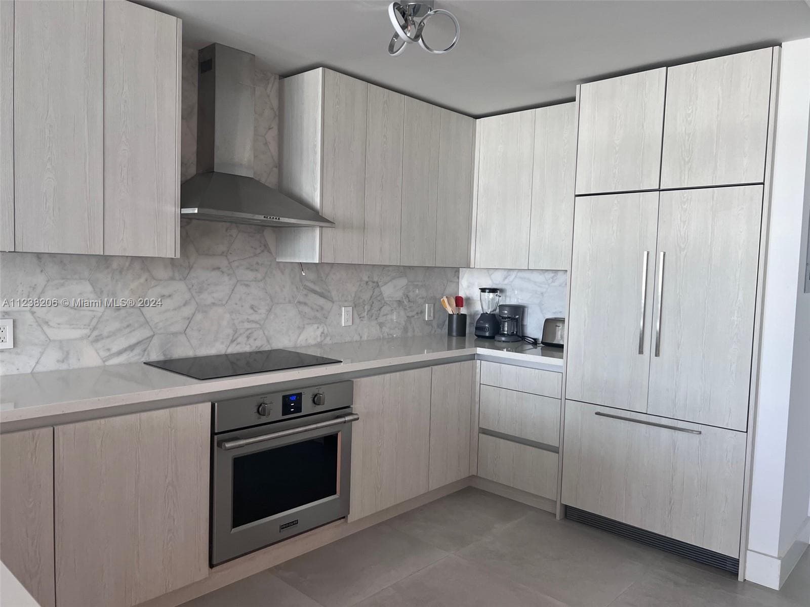100 Lincoln Rd # 1608, Miami Beach FL 33139 — 4