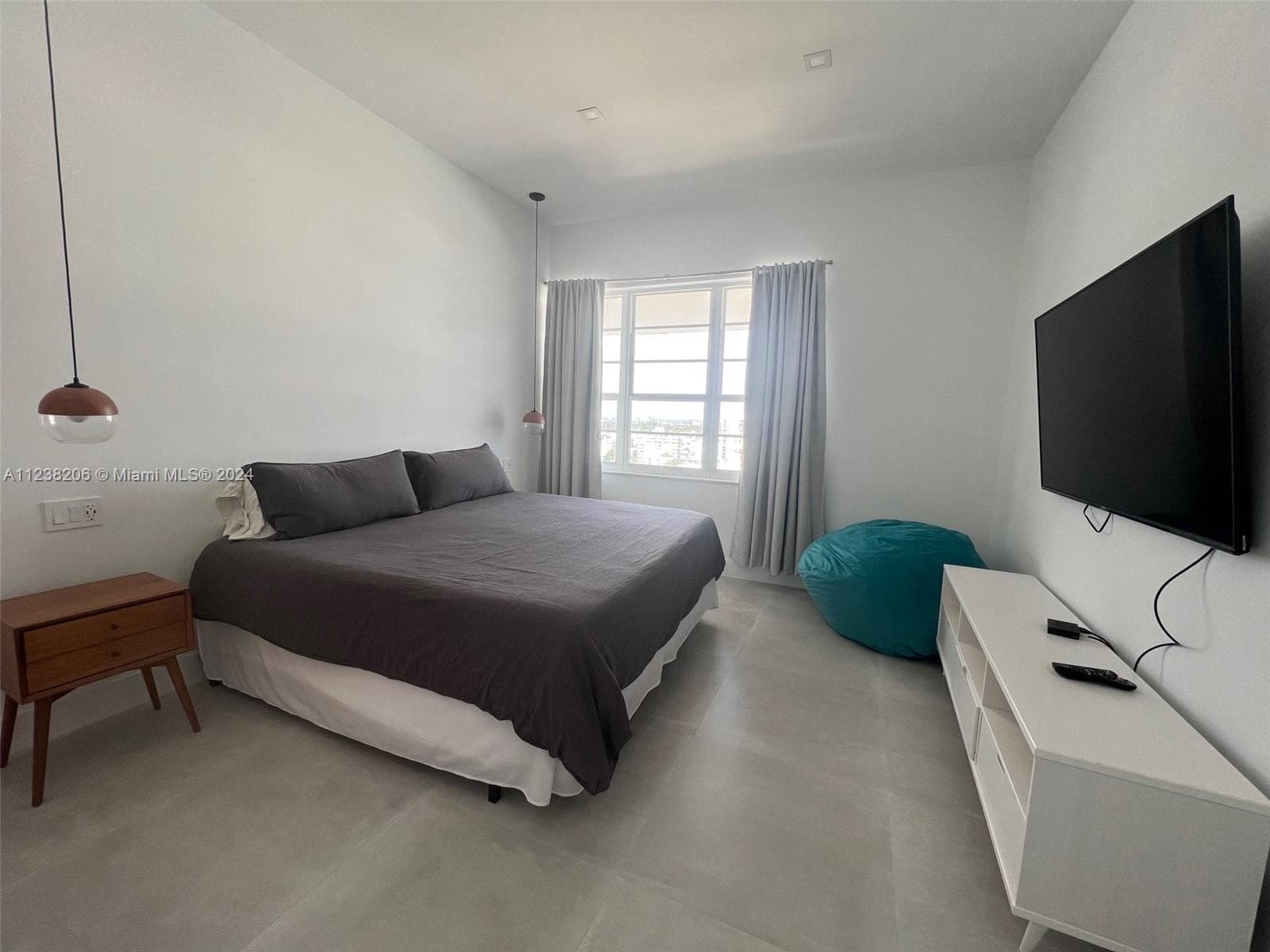 100 Lincoln Rd # 1608, Miami Beach FL 33139 — 8