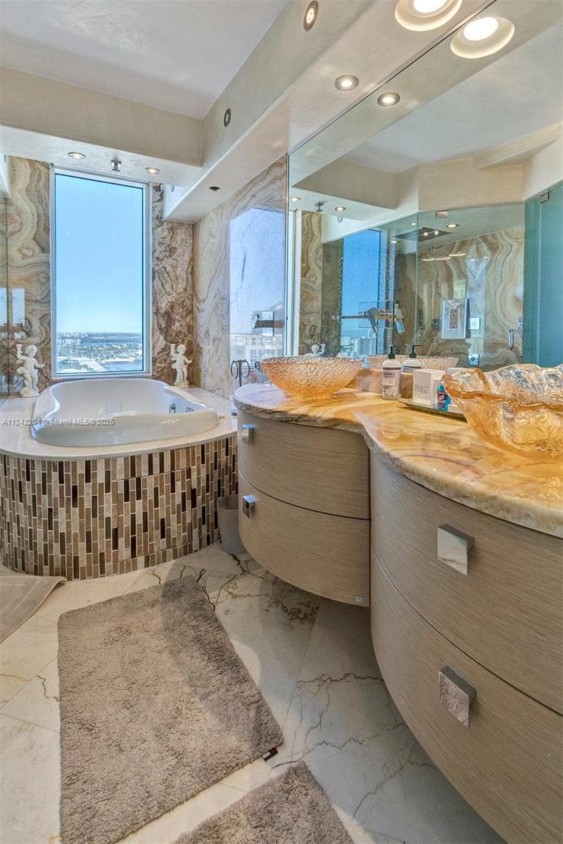 16699 Collins Ave # 2508, Sunny Isles Beach FL 33160 — 14