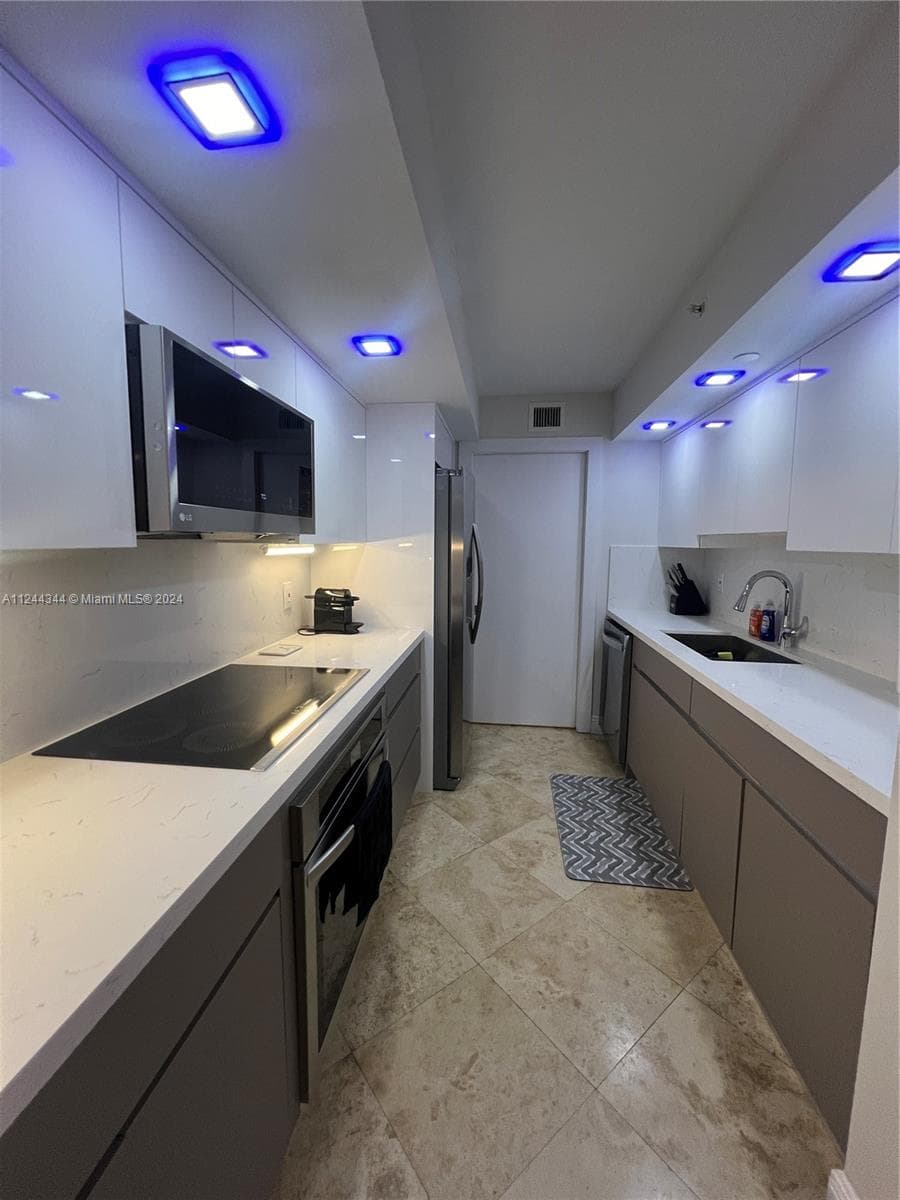 6917 Collins Ave # 809, Miami Beach FL 33141 — 20