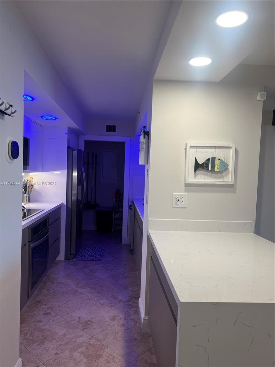 6917 Collins Ave # 809, Miami Beach FL 33141 — 9