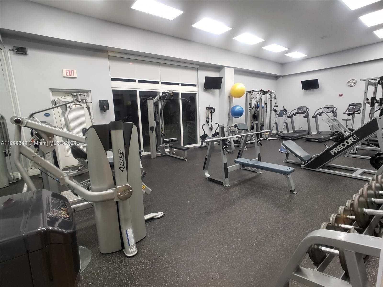 6917 Collins Ave # 809, Miami Beach FL 33141 — 35