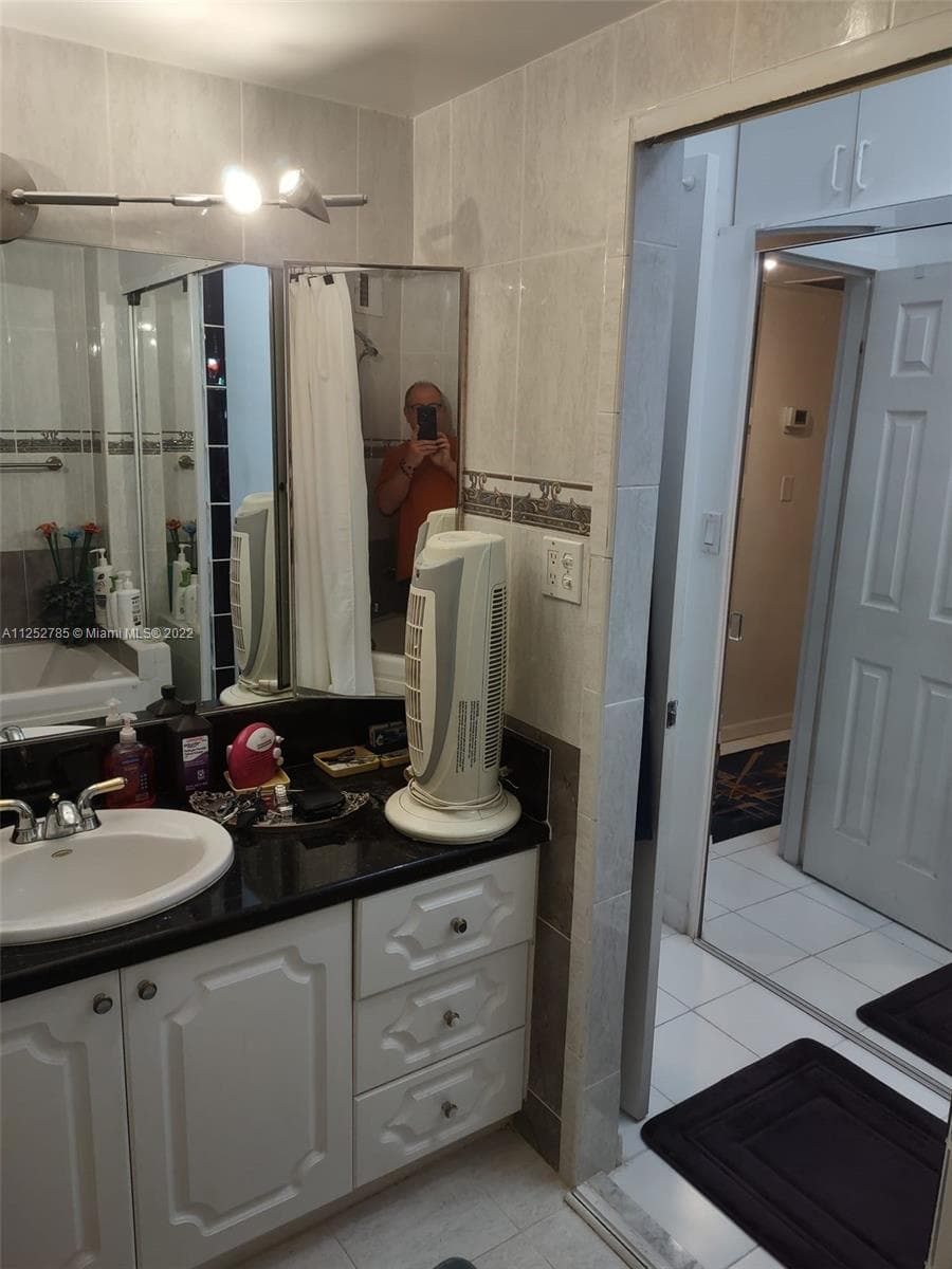 4747 Collins Ave # 107, Miami Beach FL 33140 — 12