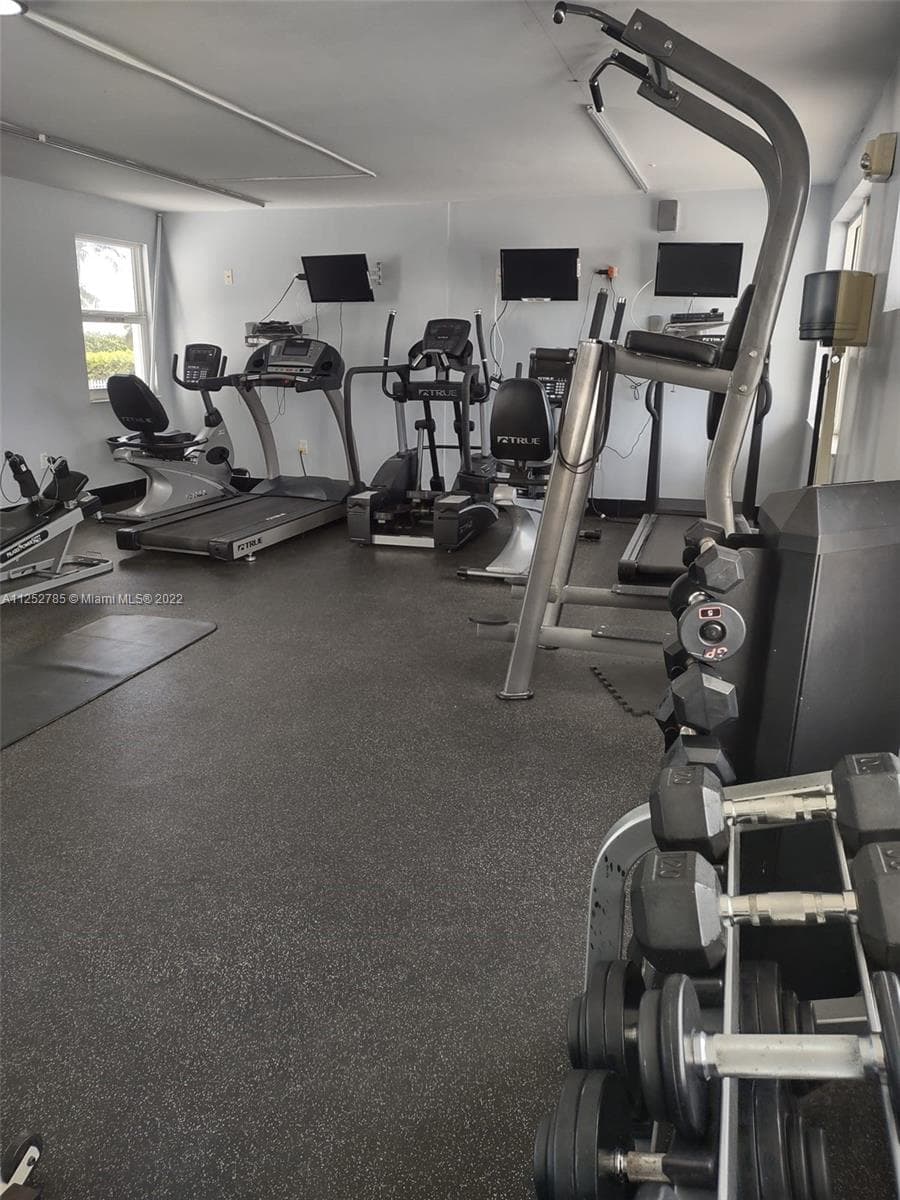 4747 Collins Ave # 107, Miami Beach FL 33140 — 15
