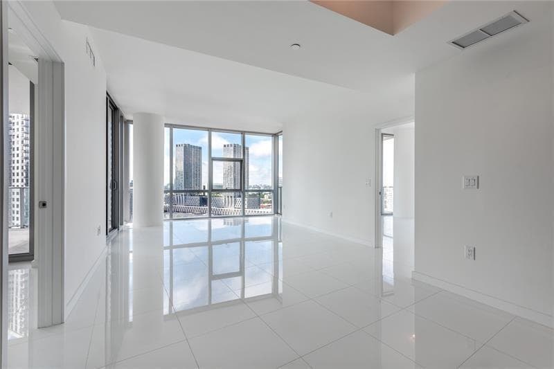 851 NE 1st Avenue # 1912, Miami FL 33132 — 6