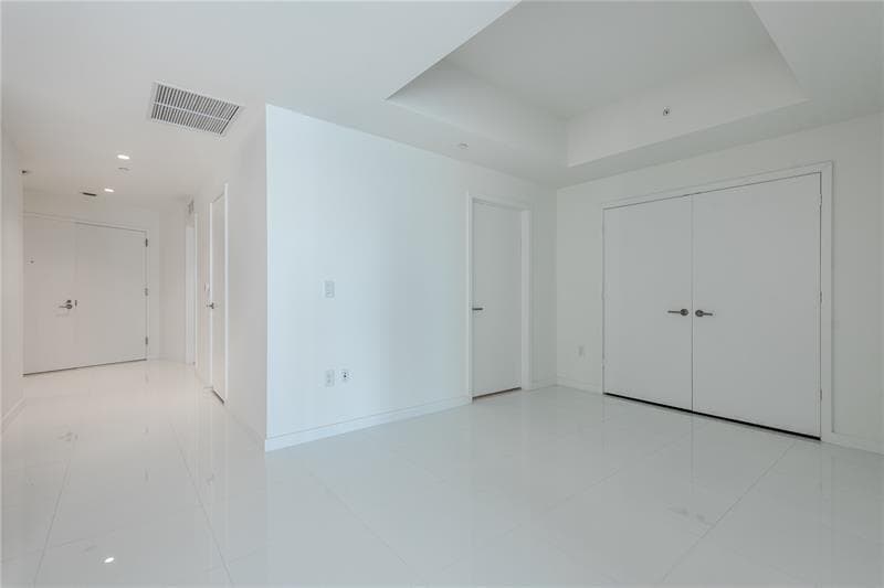 851 NE 1st Avenue # 1912, Miami FL 33132 — 14