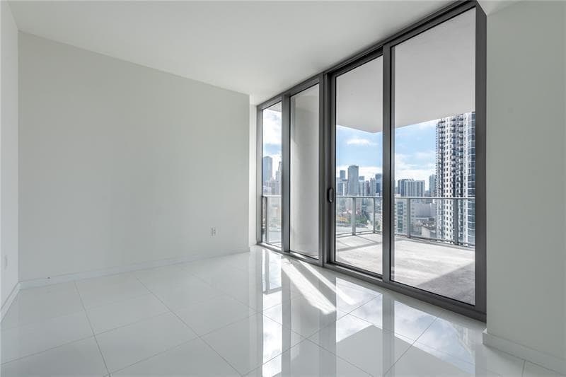 851 NE 1st Avenue # 1912, Miami FL 33132 — 11