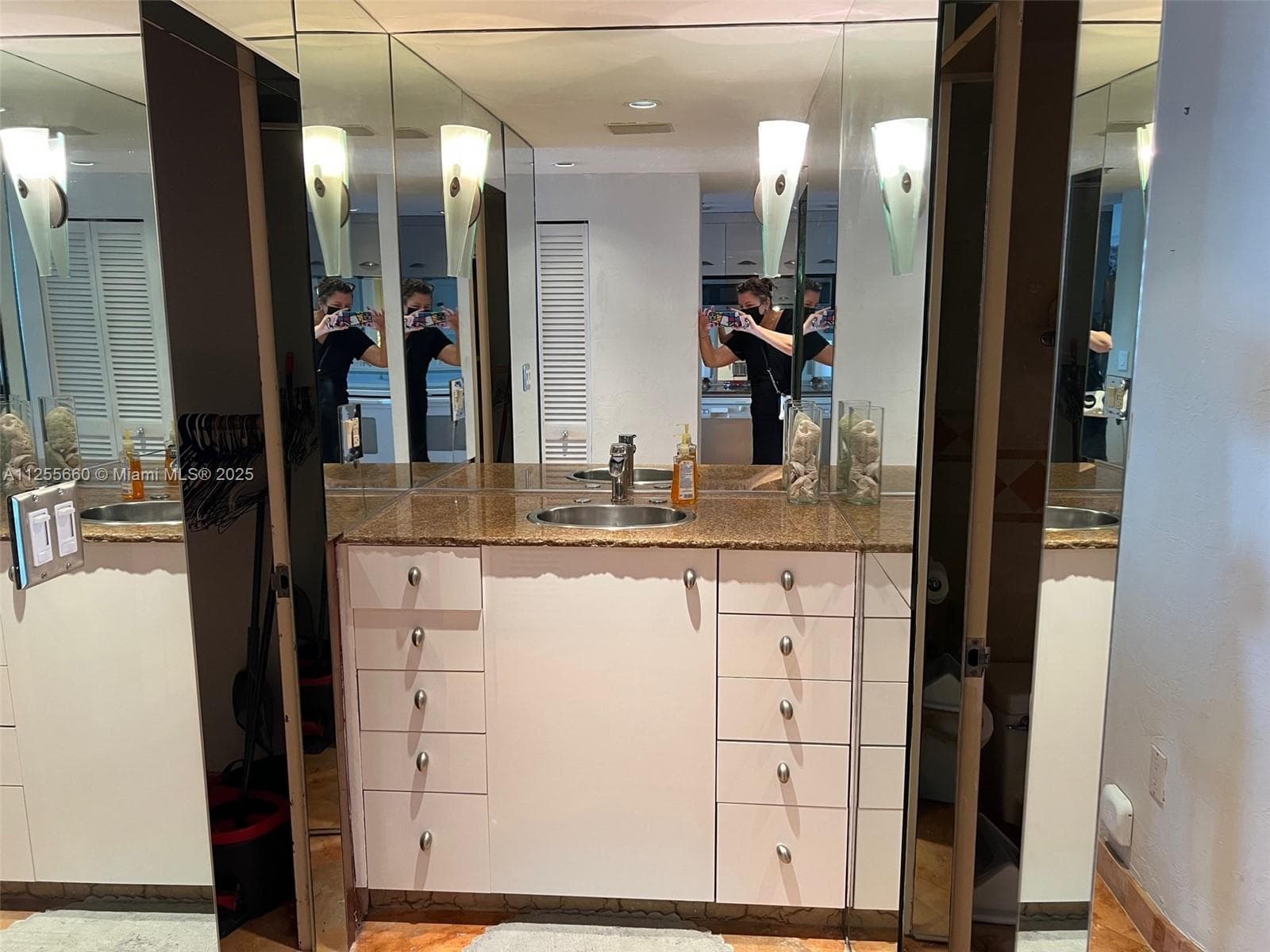 100 Lincoln Rd # 1228, Miami Beach FL 33139 — 24
