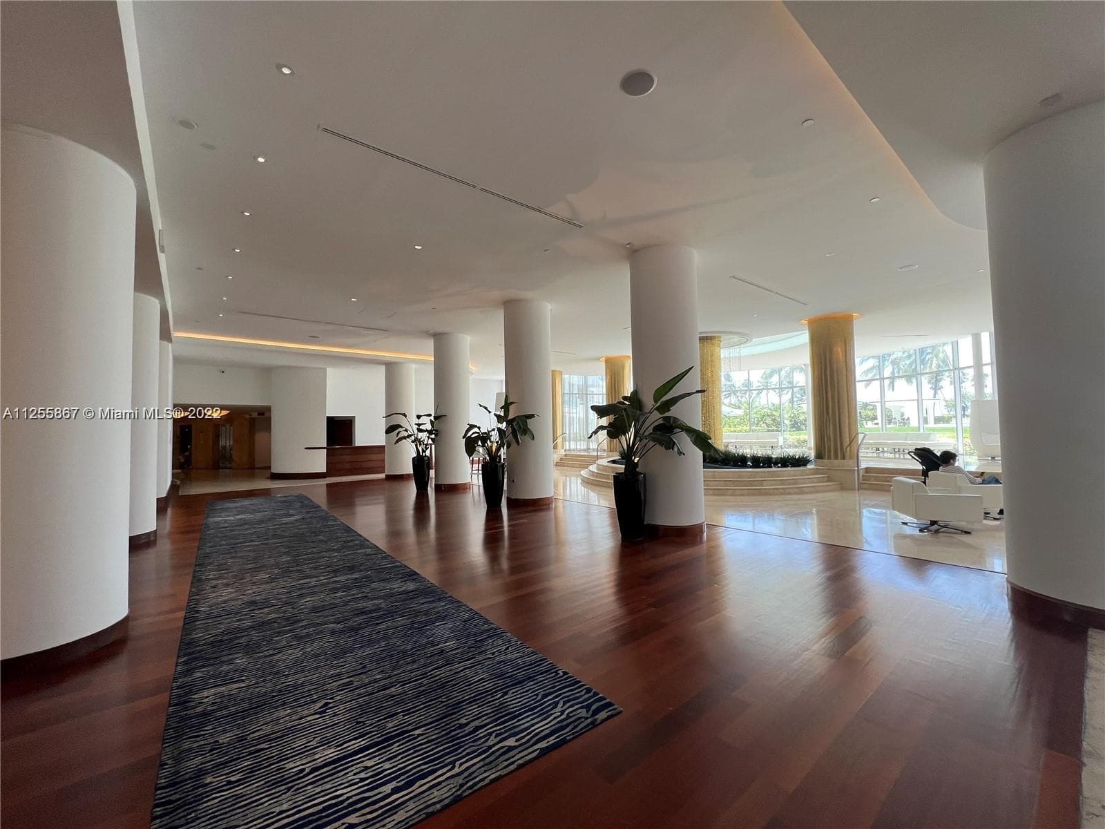 5161 Collins Ave # 1711, Miami Beach FL 33140 — 17