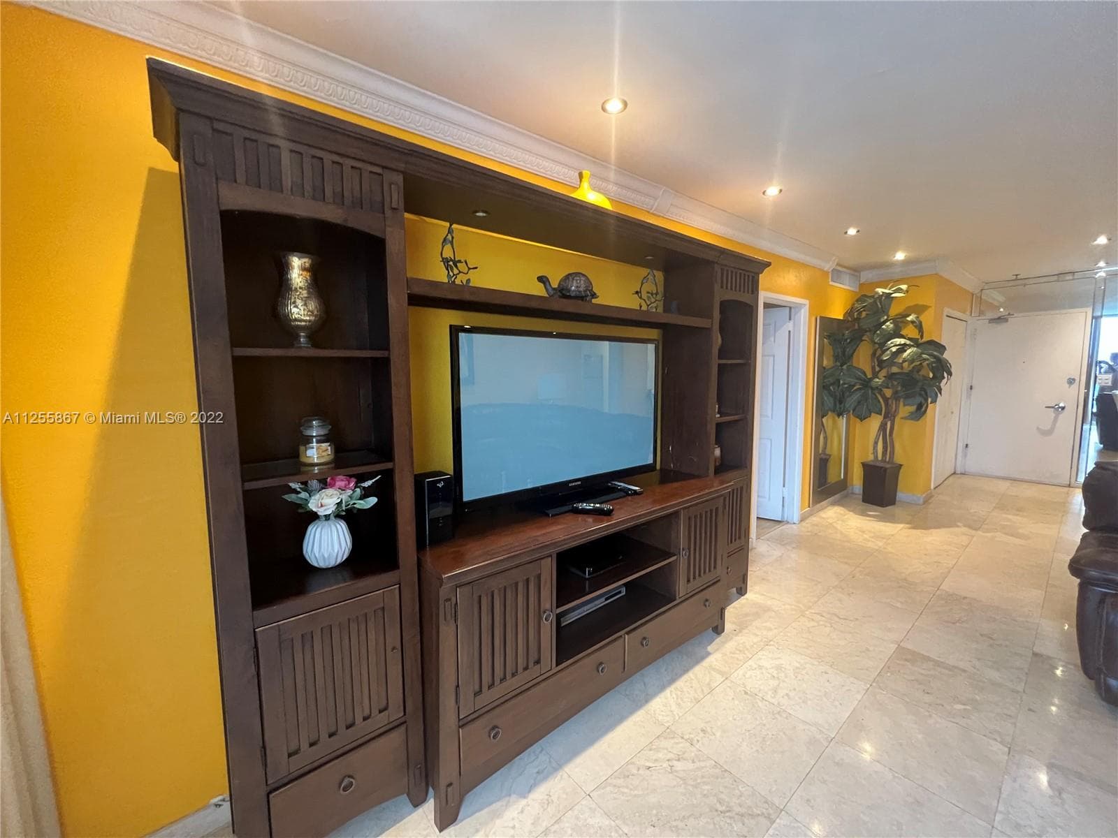 5161 Collins Ave # 1711, Miami Beach FL 33140 — 7