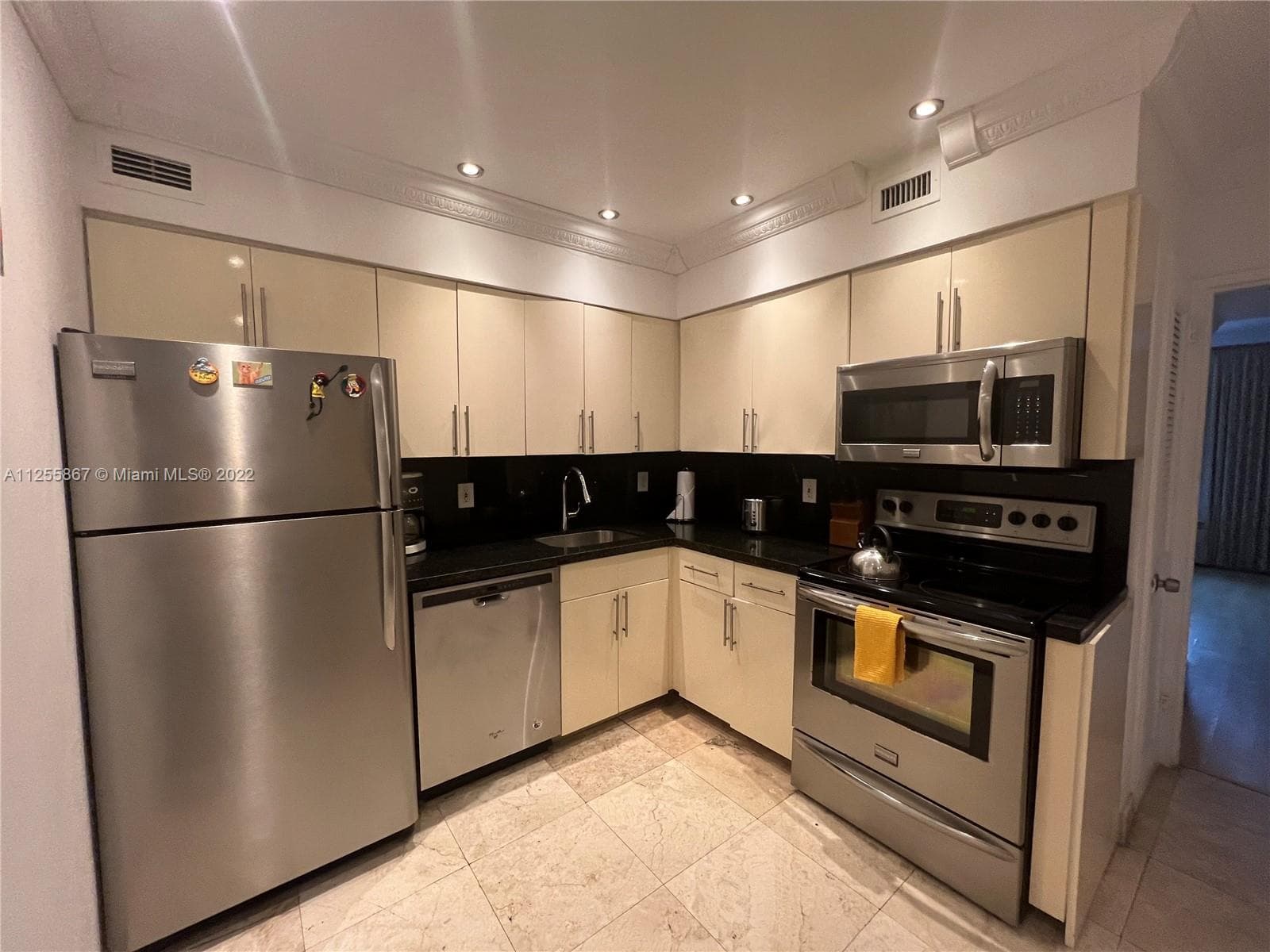 5161 Collins Ave # 1711, Miami Beach FL 33140 — 3