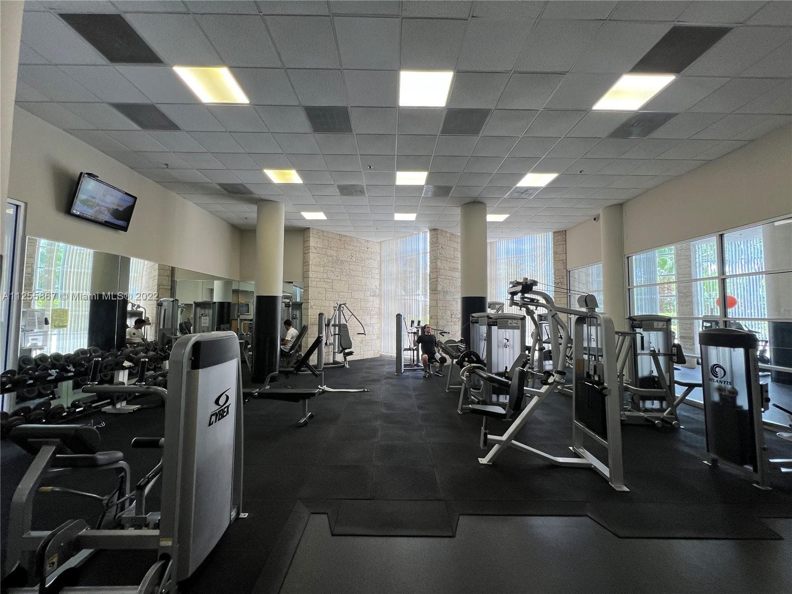 5161 Collins Ave # 1711, Miami Beach FL 33140 — 32