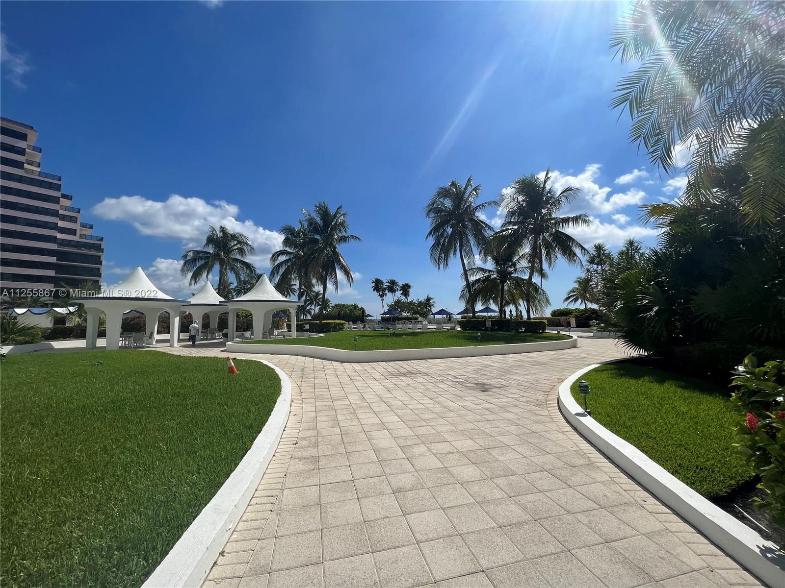 5161 Collins Ave # 1711, Miami Beach FL 33140 — 24
