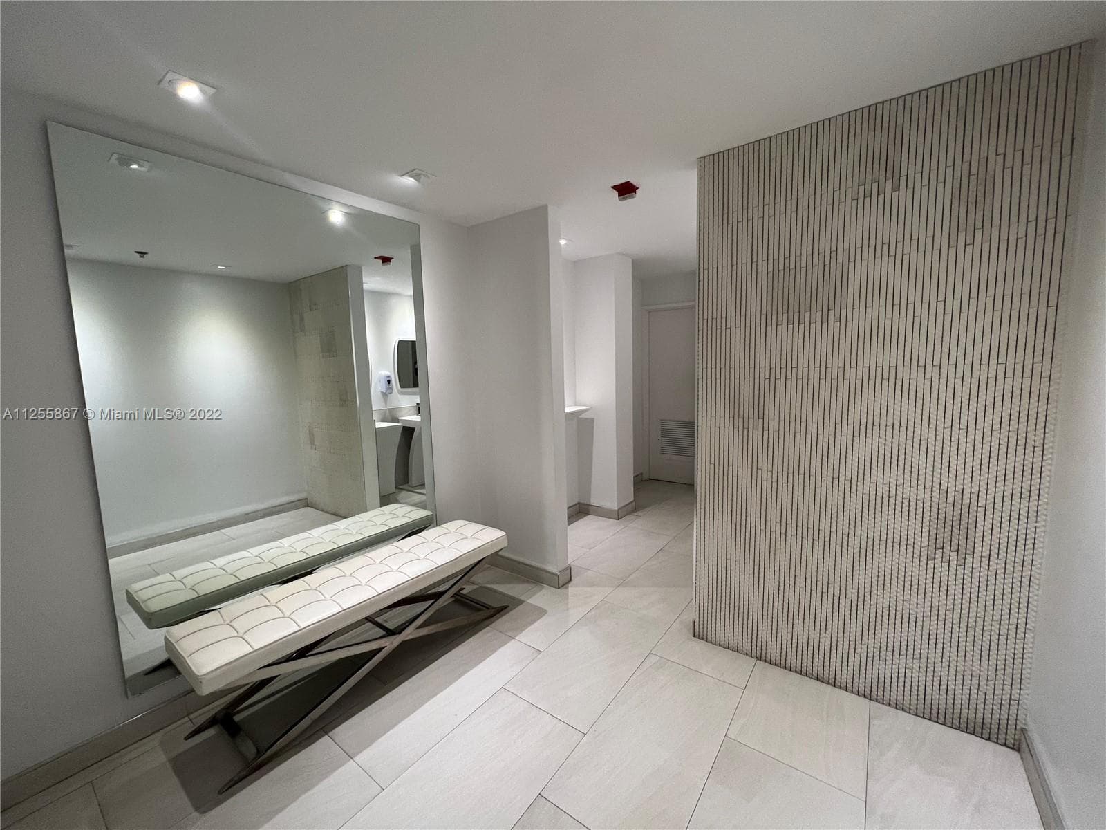 5161 Collins Ave # 1711, Miami Beach FL 33140 — 35