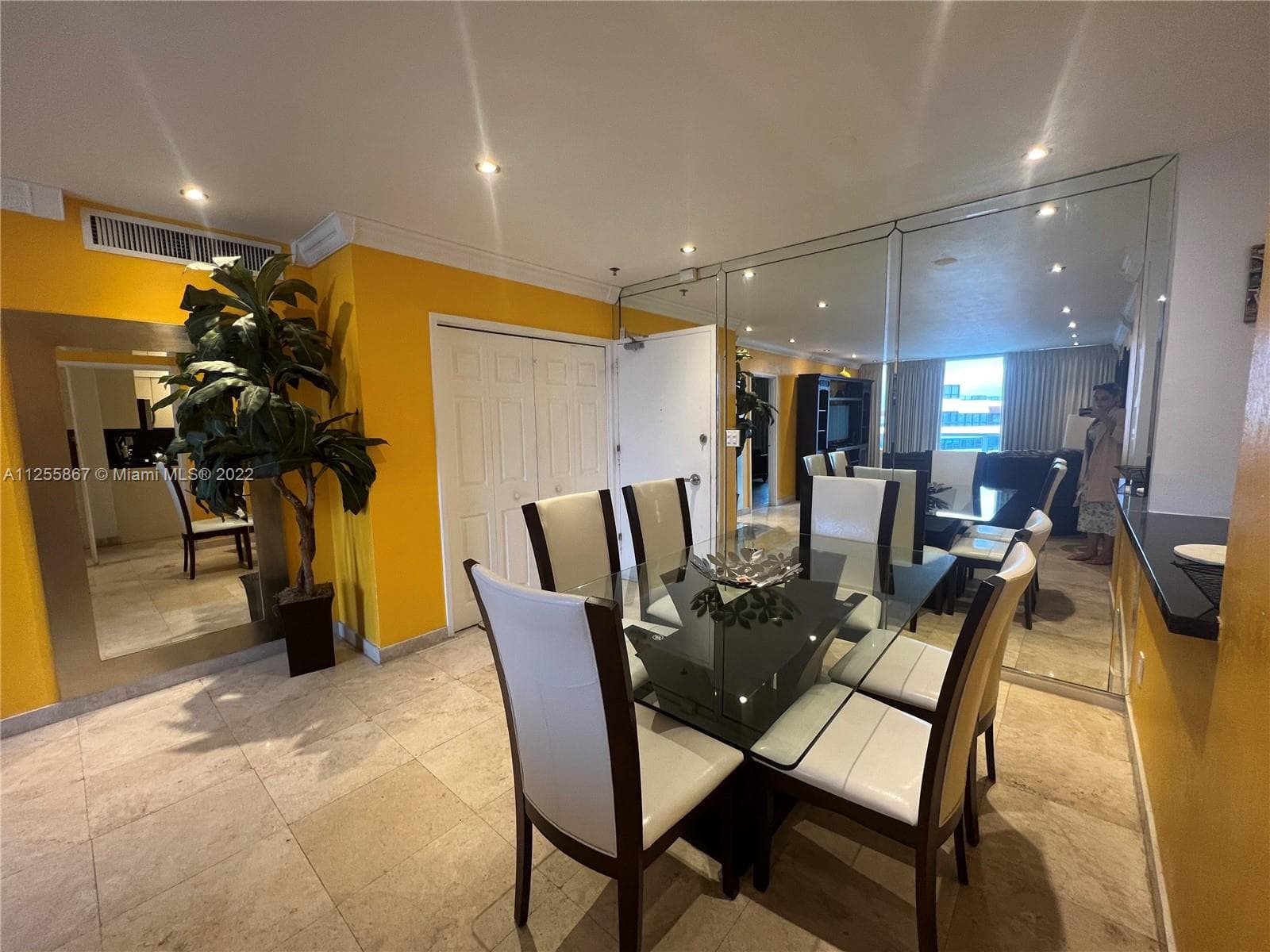 5161 Collins Ave # 1711, Miami Beach FL 33140 — 4