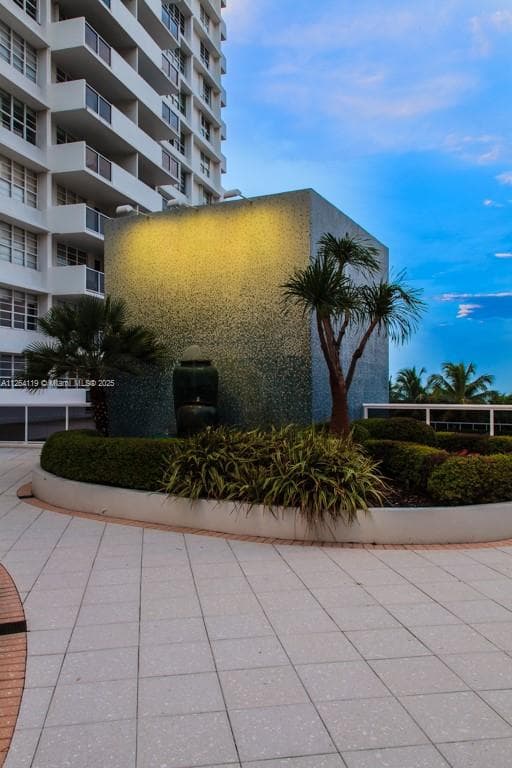 100 Lincoln Rd # 943, Miami Beach FL 33139 — 3