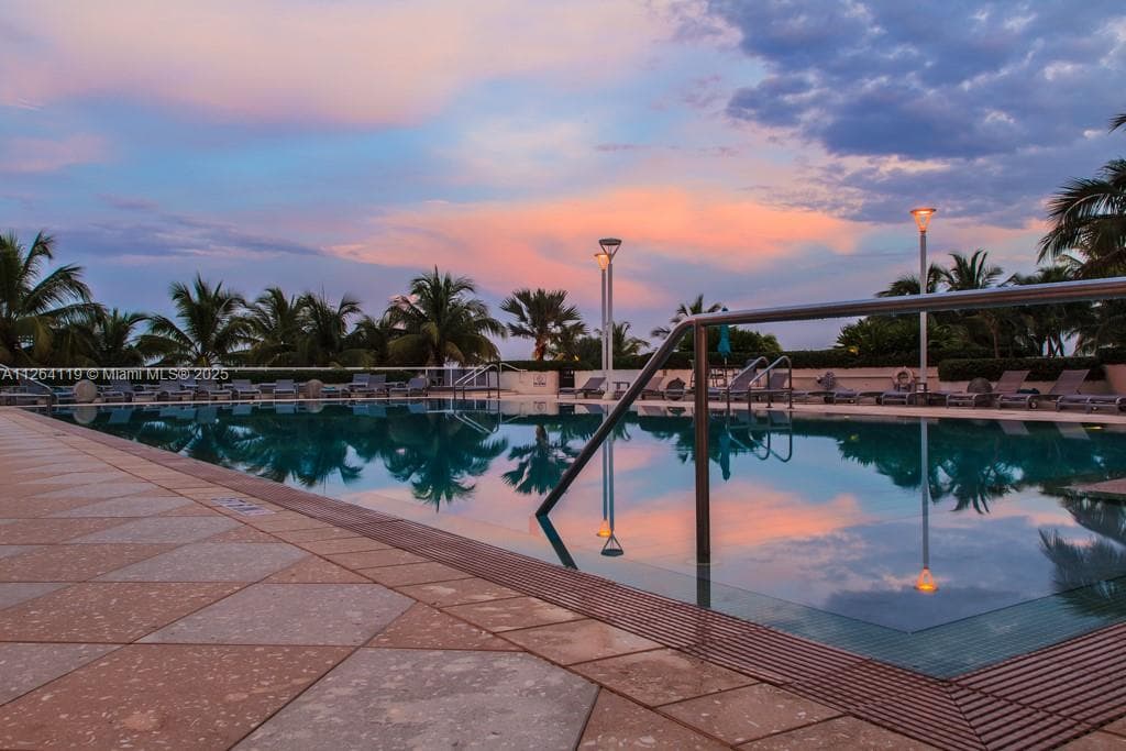 100 Lincoln Rd # 943, Miami Beach FL 33139 — 1