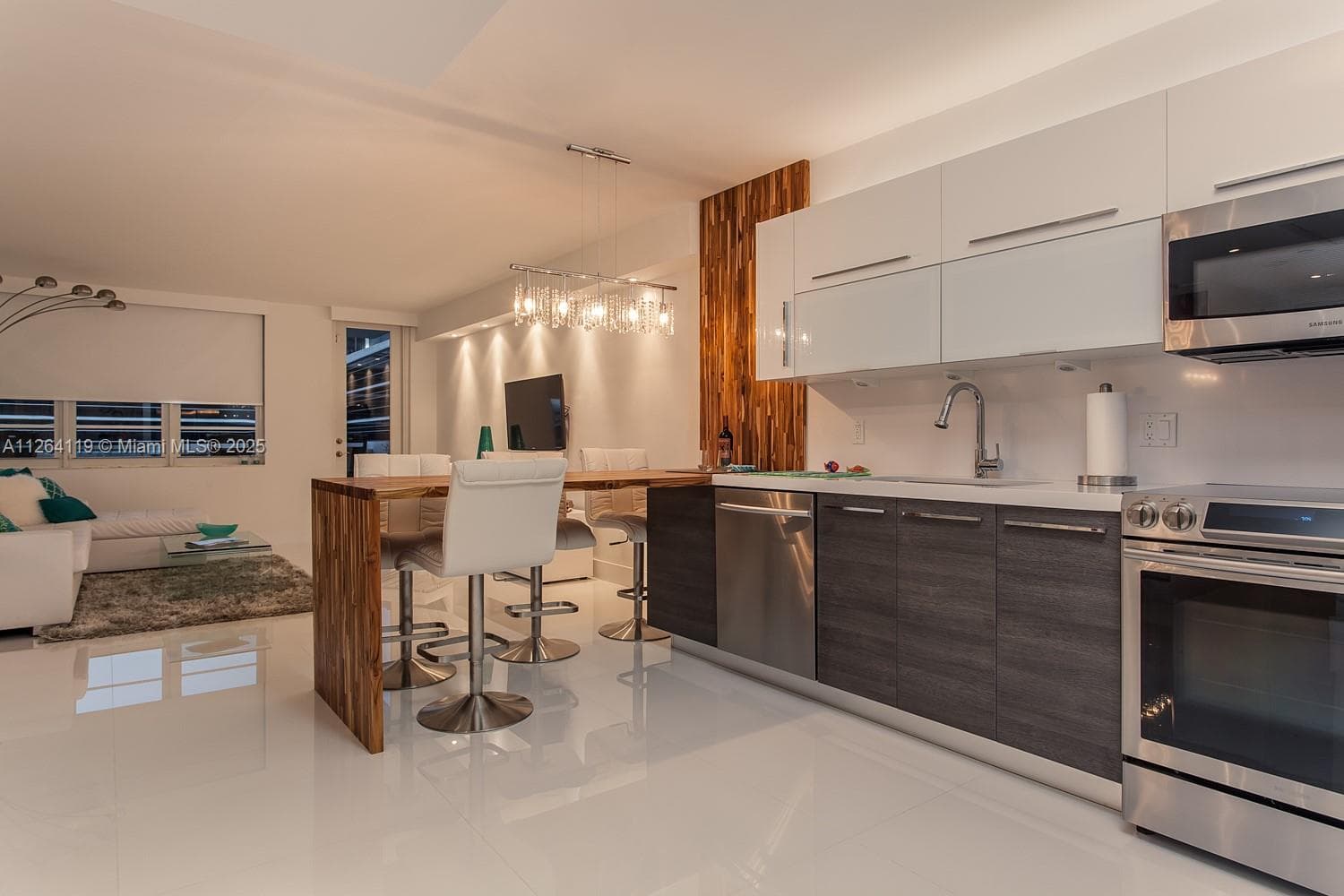 100 Lincoln Rd # 943, Miami Beach FL 33139 — 10