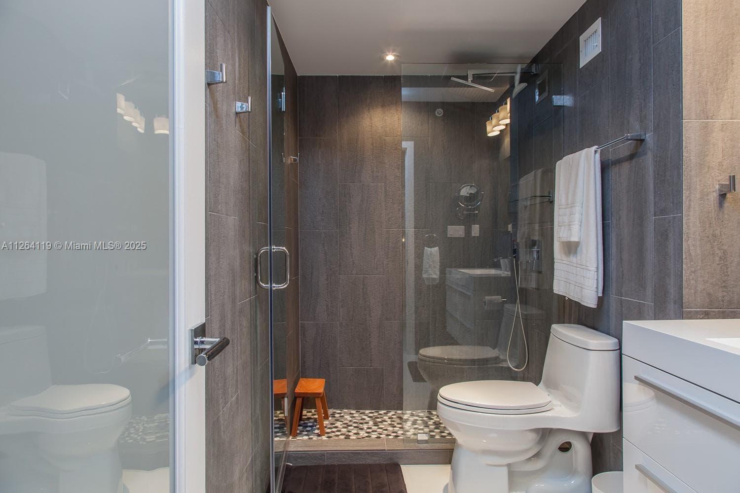 100 Lincoln Rd # 943, Miami Beach FL 33139 — 18