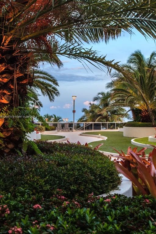 100 Lincoln Rd # 943, Miami Beach FL 33139 — 4