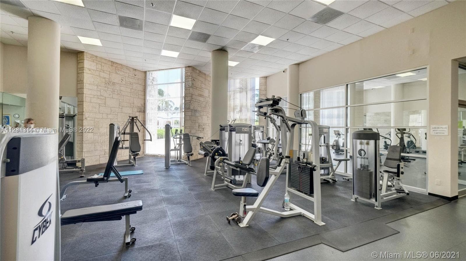 5161 Collins Ave # 404, Miami Beach FL 33140 — 43