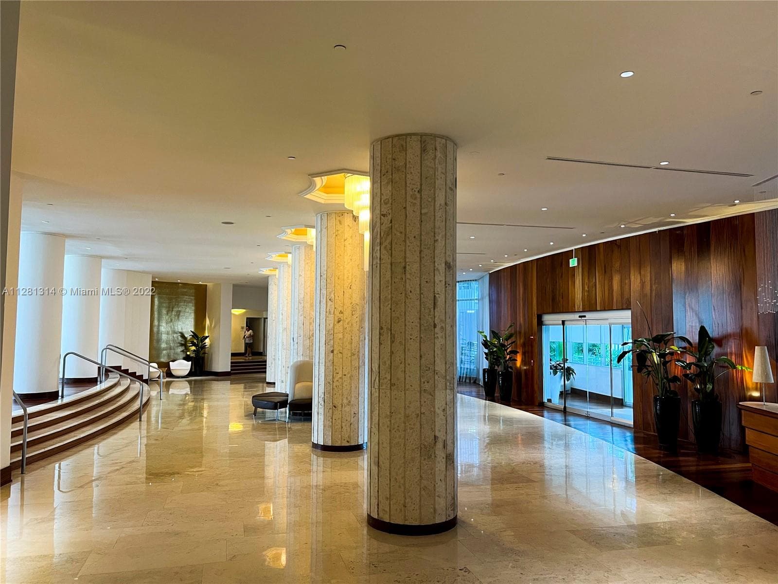 5161 Collins Ave # 404, Miami Beach FL 33140 — 33