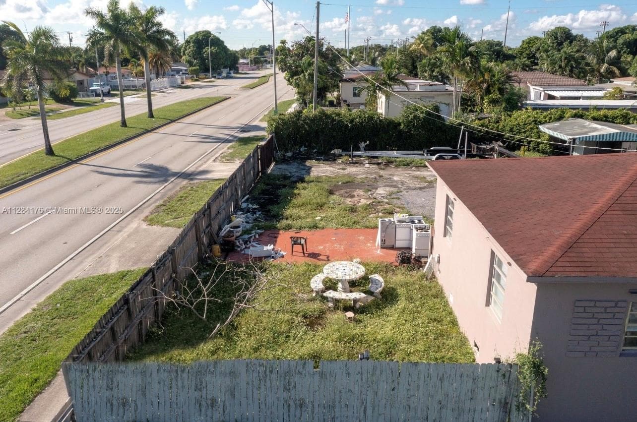 782 E 37th St, Hialeah FL 33013 — 53