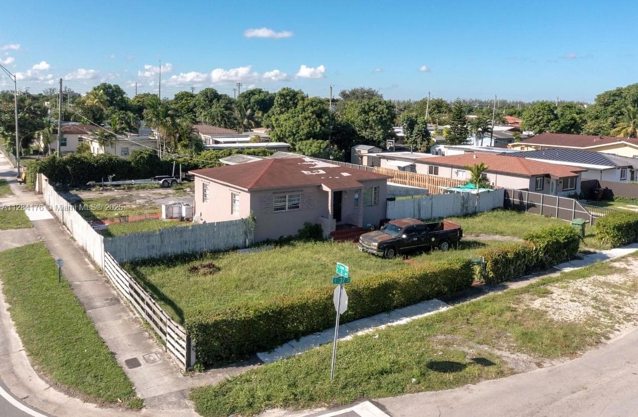 782 E 37th St, Hialeah FL 33013 — 73