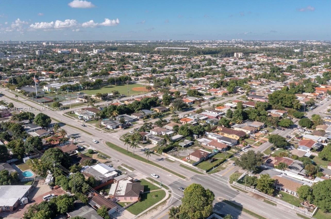 782 E 37th St, Hialeah FL 33013 — 66