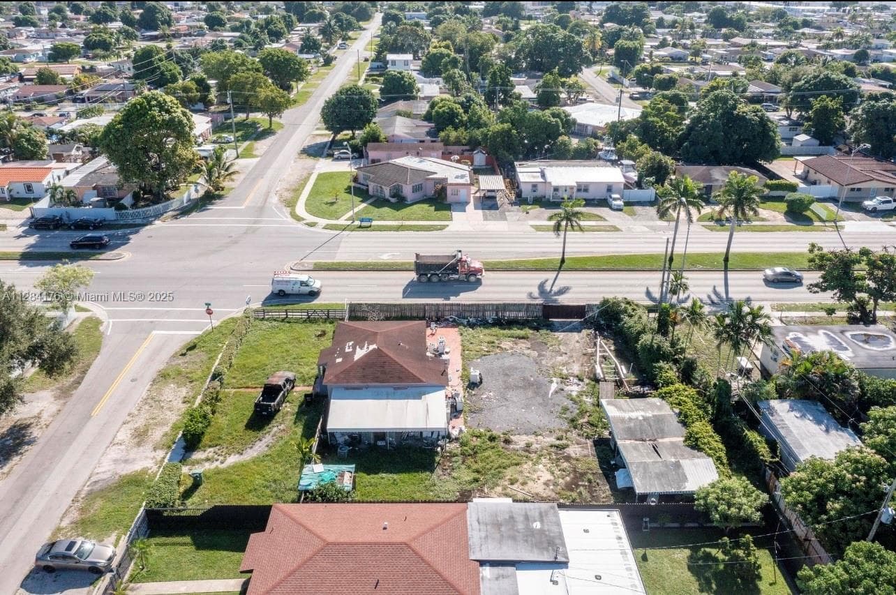 782 E 37th St, Hialeah FL 33013 — 32