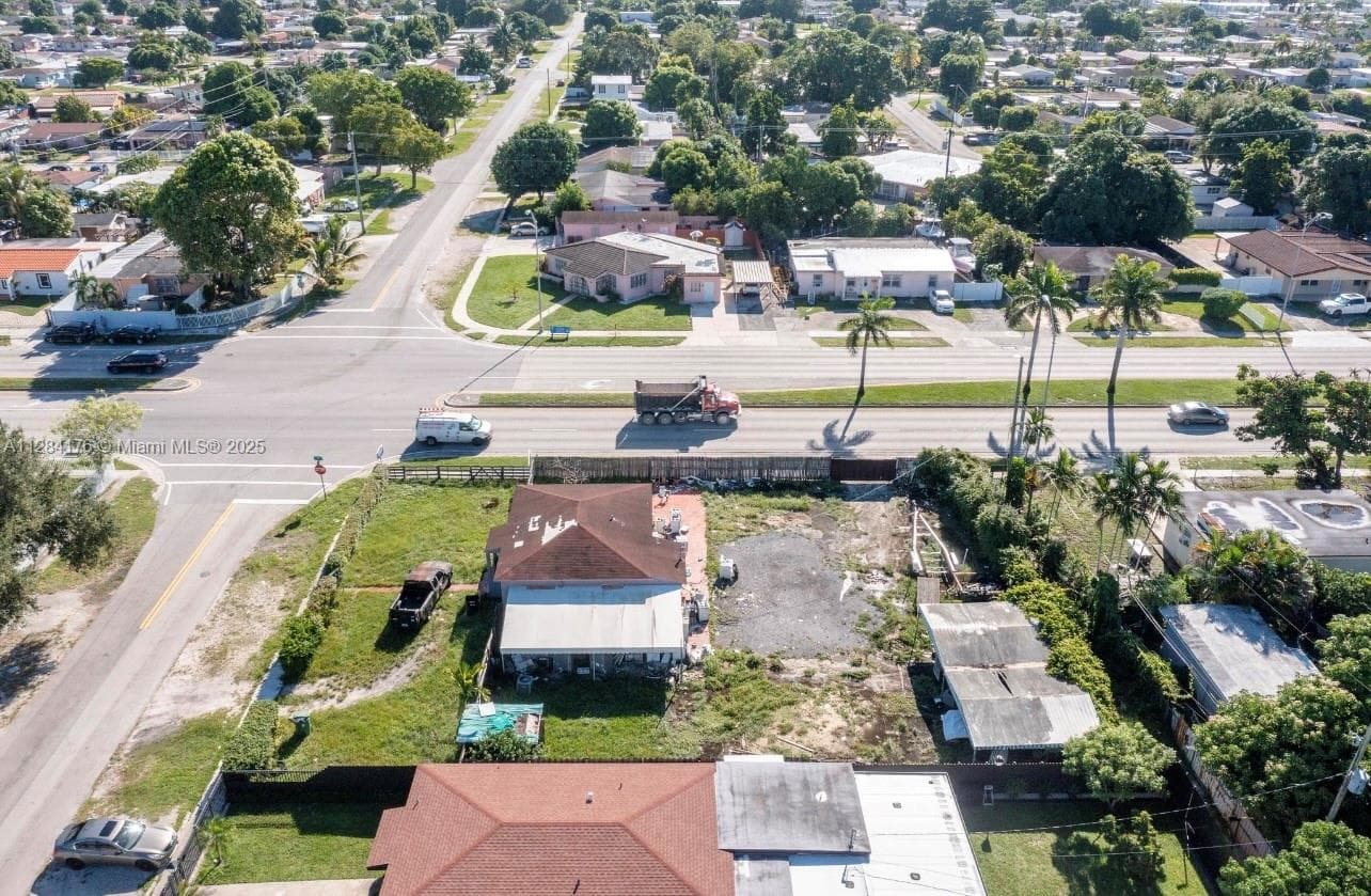 782 E 37th St, Hialeah FL 33013 — 33