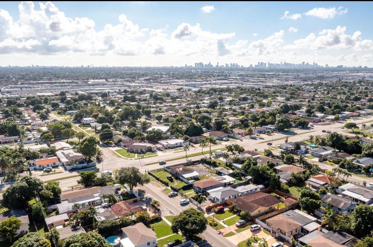 782 E 37th St, Hialeah FL 33013 — 41