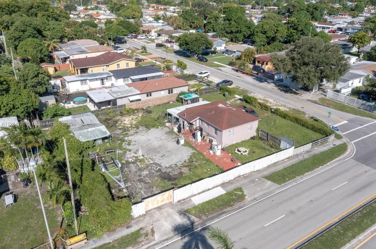 782 E 37th St, Hialeah FL 33013 — 58