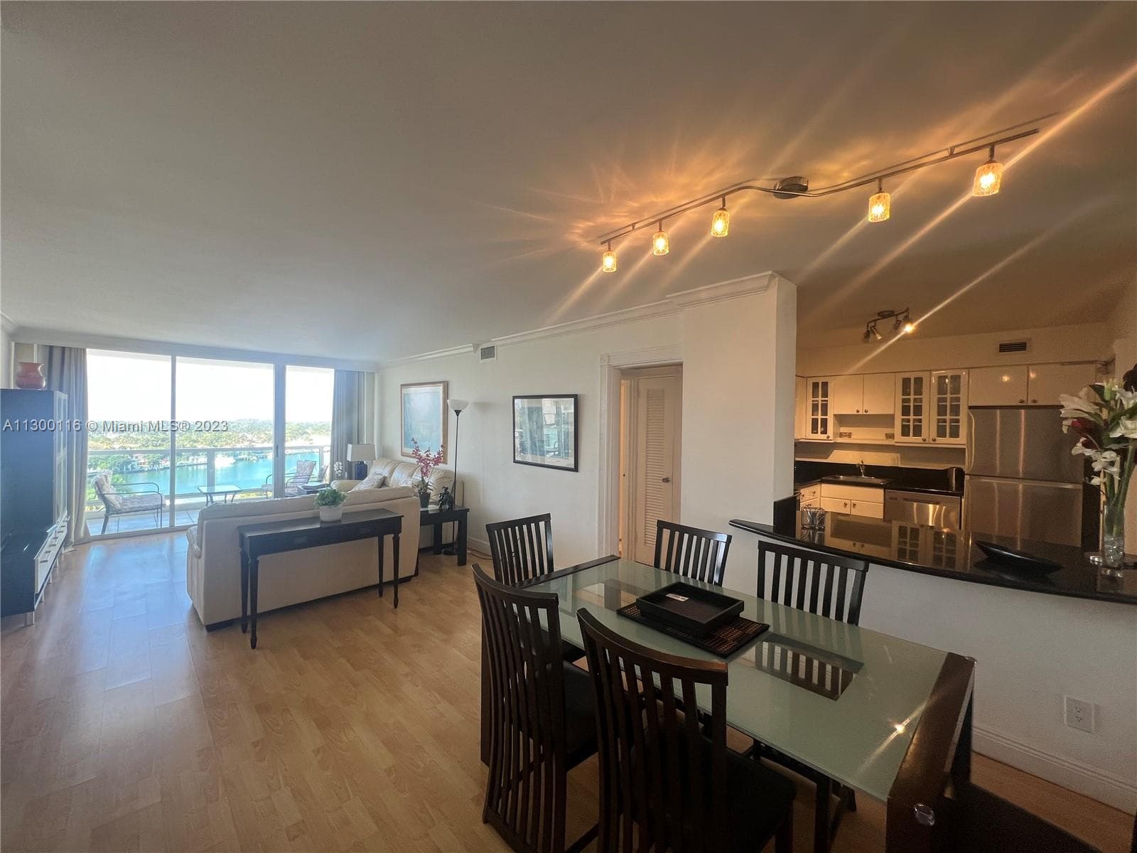 Seacoast 5151 Condo, Miami Beach, FL — 5