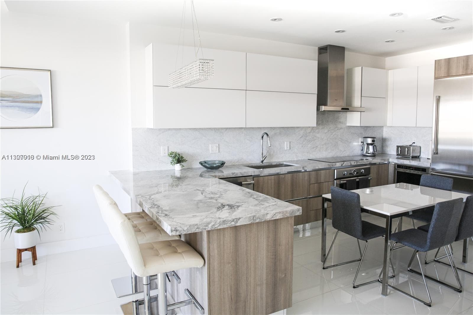 100 Lincoln Rd # 1643, Miami Beach FL 33139 — 2