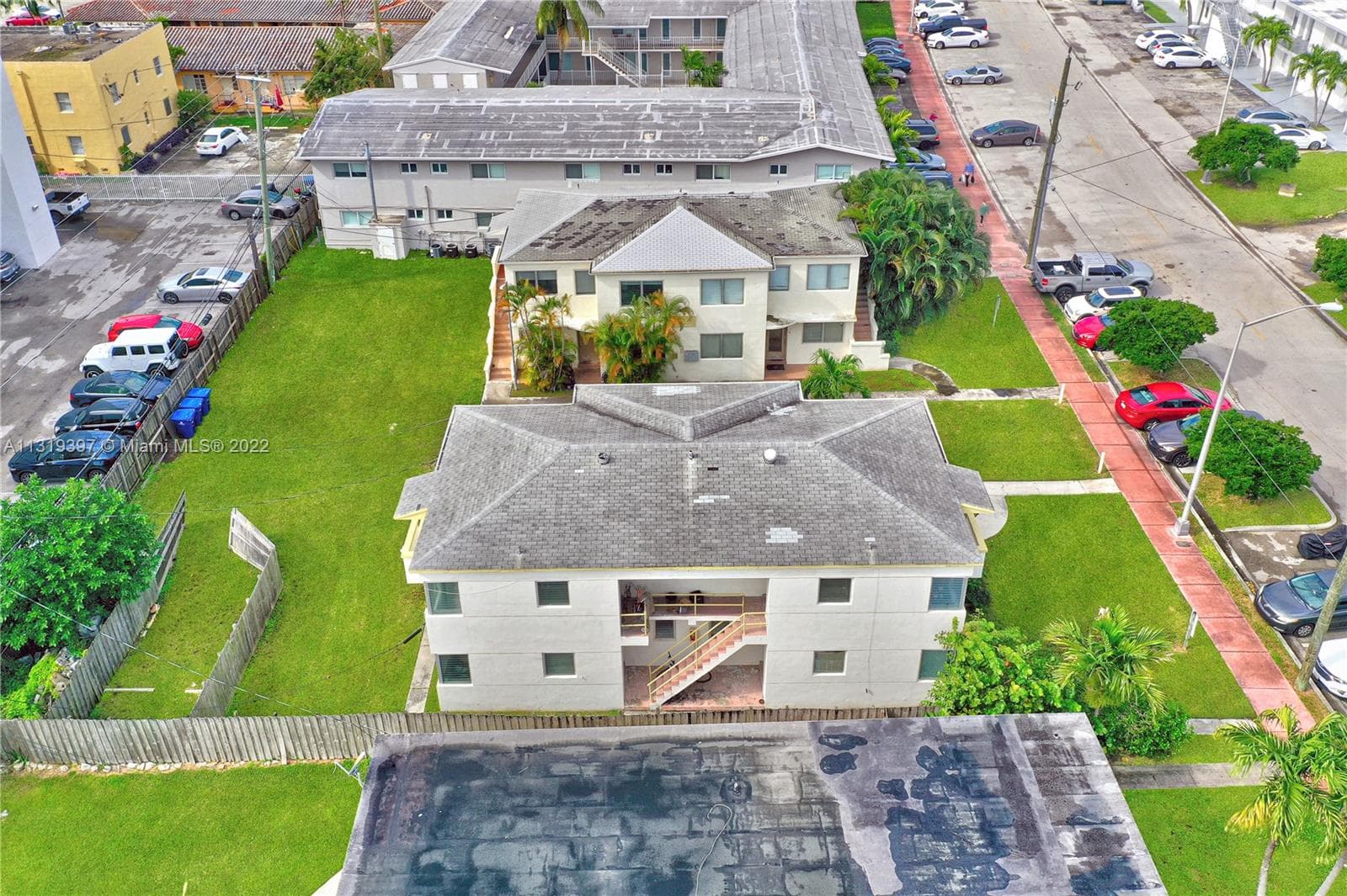 1910 and 1920 Biarritz Dr, Miami Beach FL 33141 — 31