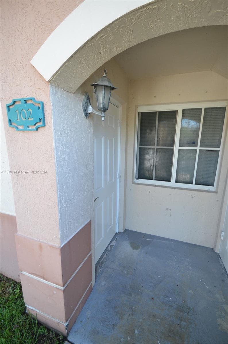 1241 SE 29th St # 102, Homestead FL 33035 — 23