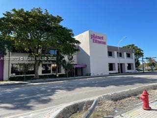 900 NE 125th St, North Miami FL 33161 — 1