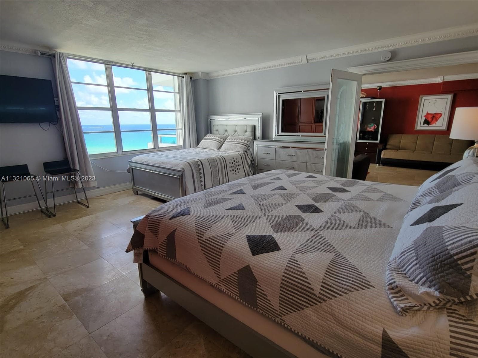 5151 Collins Ave # 1036, Miami Beach FL 33140 — 6