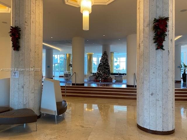5151 Collins Ave # 1036, Miami Beach FL 33140 — 33