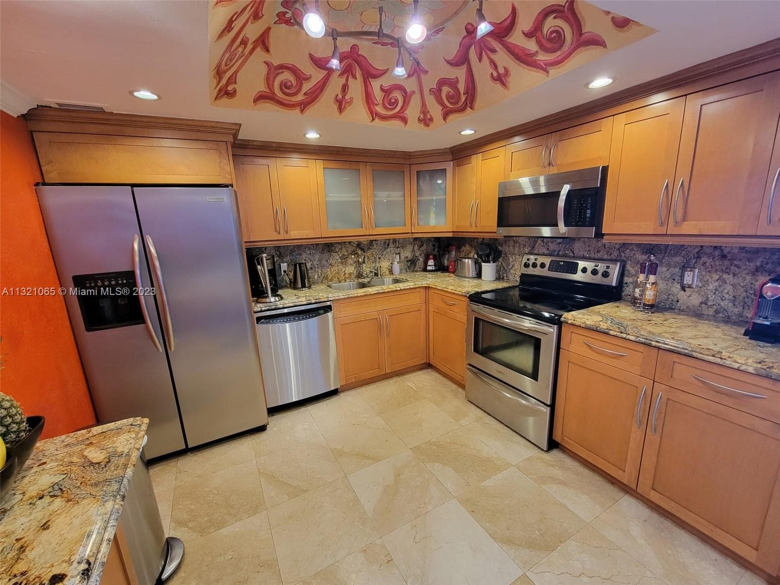 5151 Collins Ave # 1036, Miami Beach FL 33140 — 11