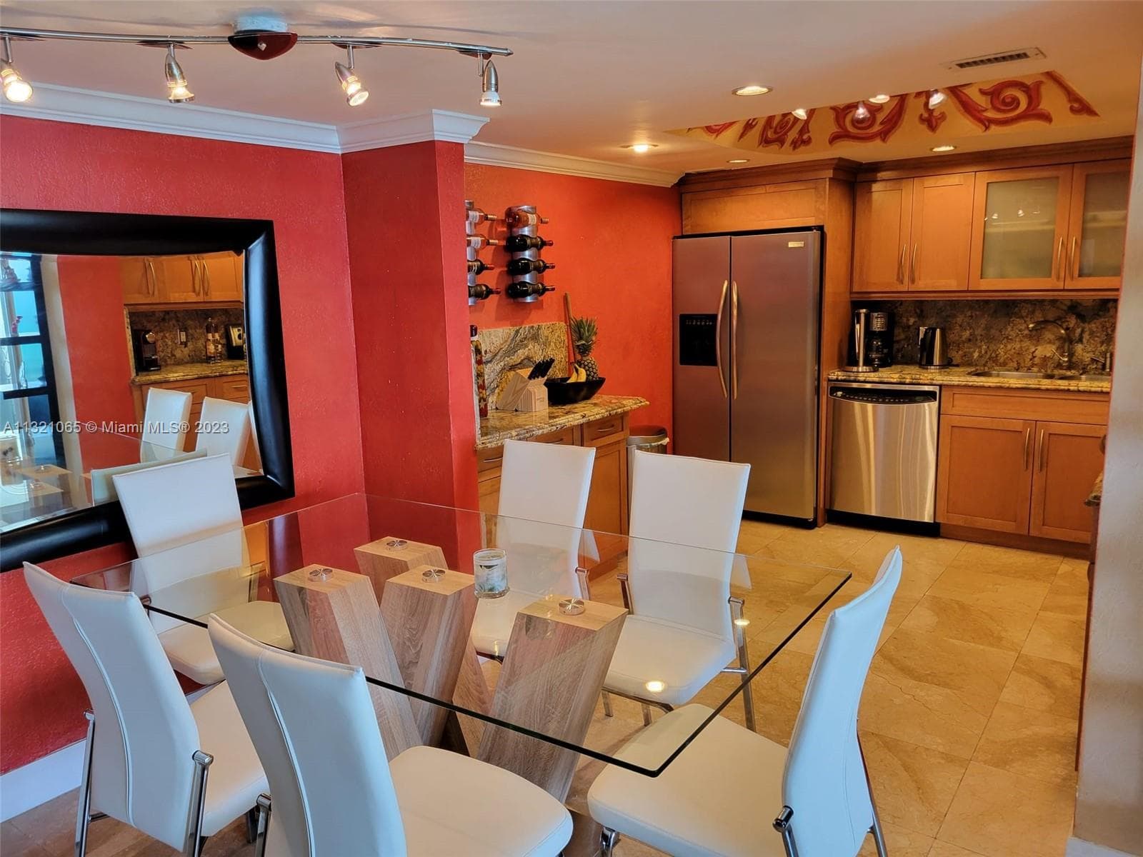 5151 Collins Ave # 1036, Miami Beach FL 33140 — 8