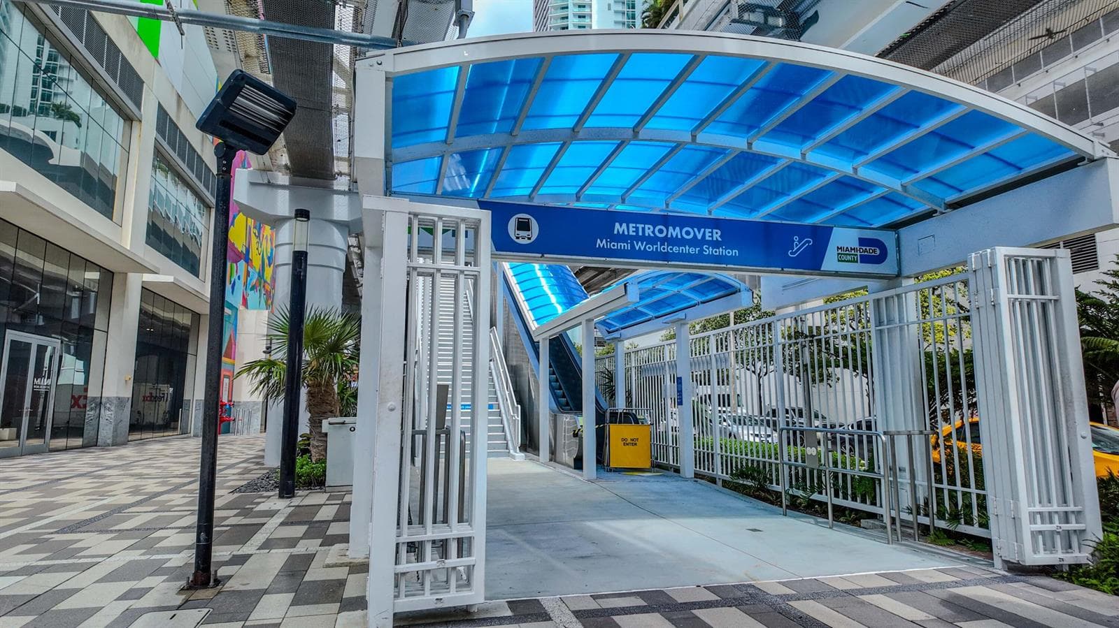 851 NE 1st Avenue # 812, Miami FL 33132 — 62