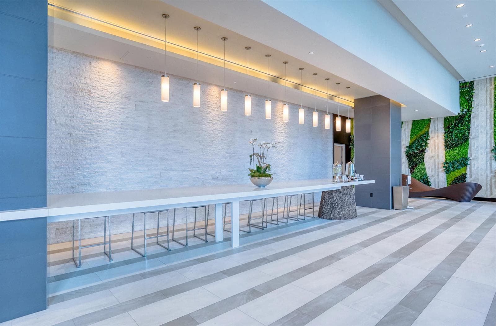 851 NE 1st Avenue # 812, Miami FL 33132 — 52