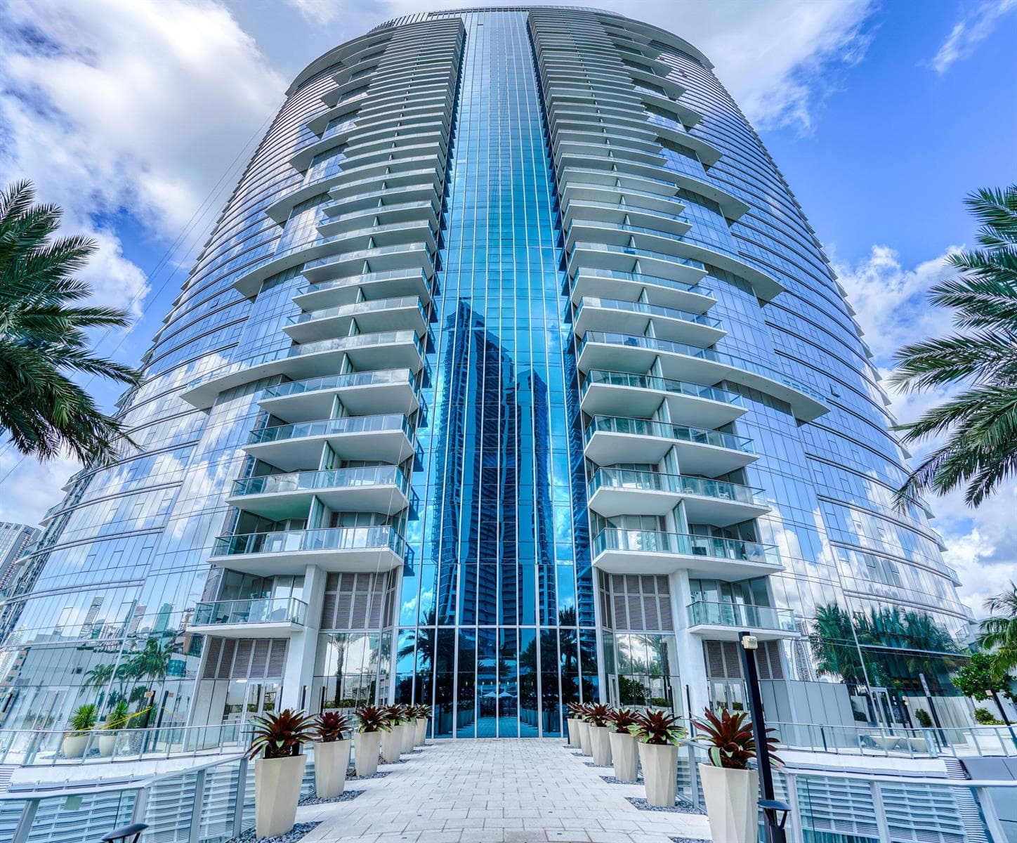 851 NE 1st Avenue # 812, Miami FL 33132 — 13