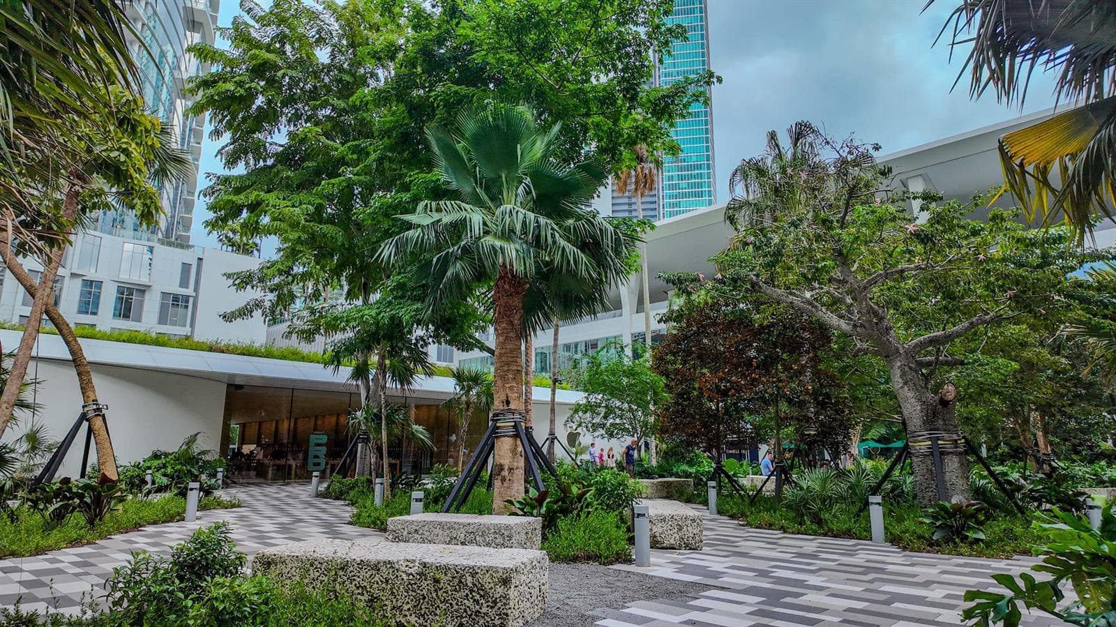 851 NE 1st Avenue # 812, Miami FL 33132 — 57