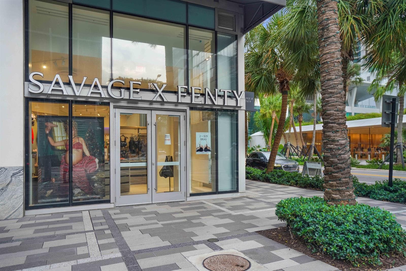 851 NE 1st Avenue # 812, Miami FL 33132 — 77