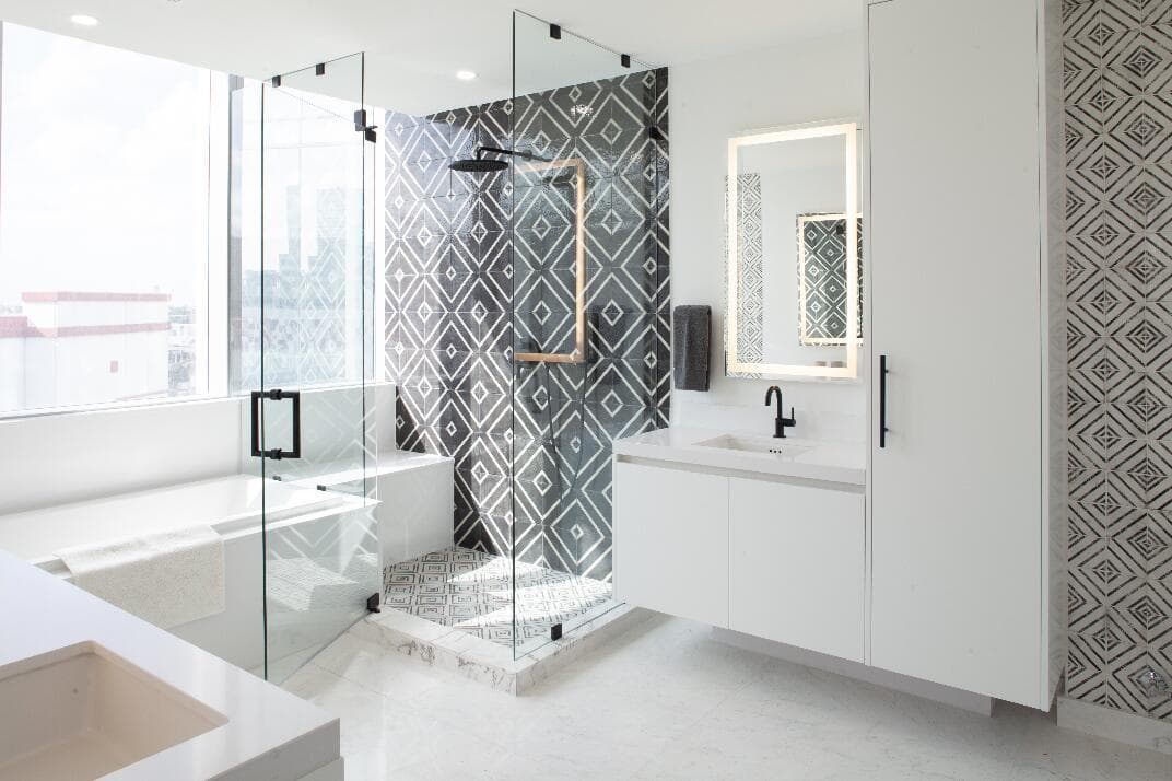 851 NE 1st Avenue # 812, Miami FL 33132 — 7