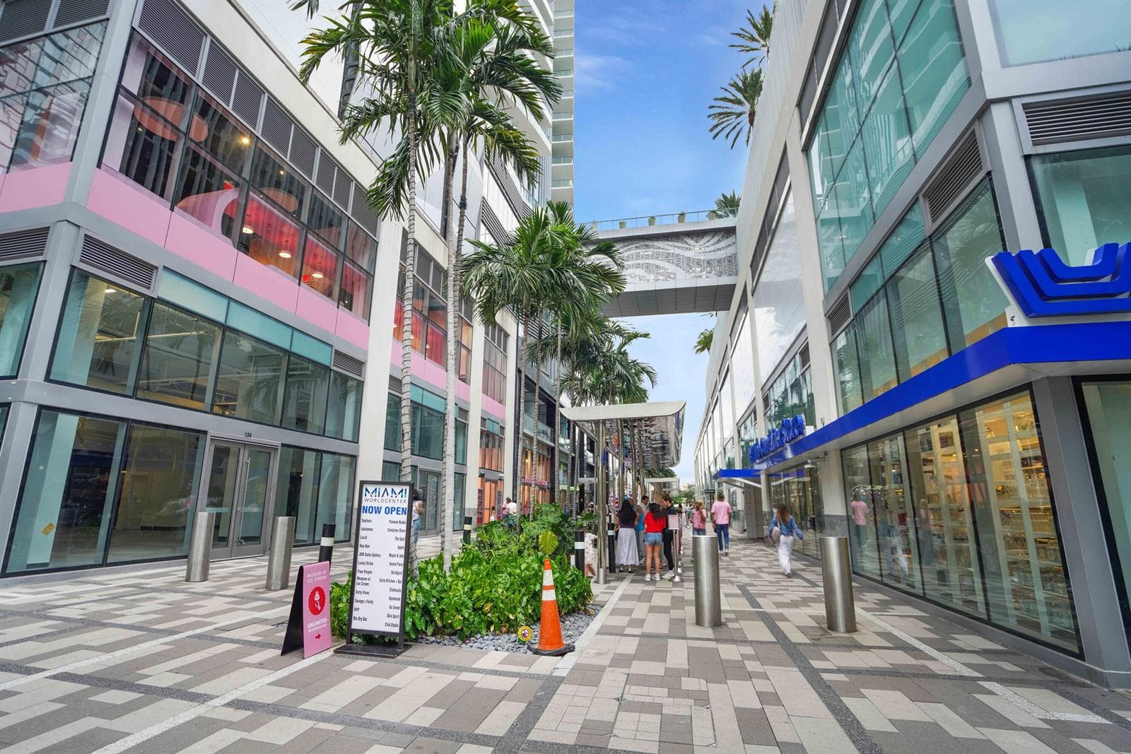 851 NE 1st Avenue # 812, Miami FL 33132 — 24