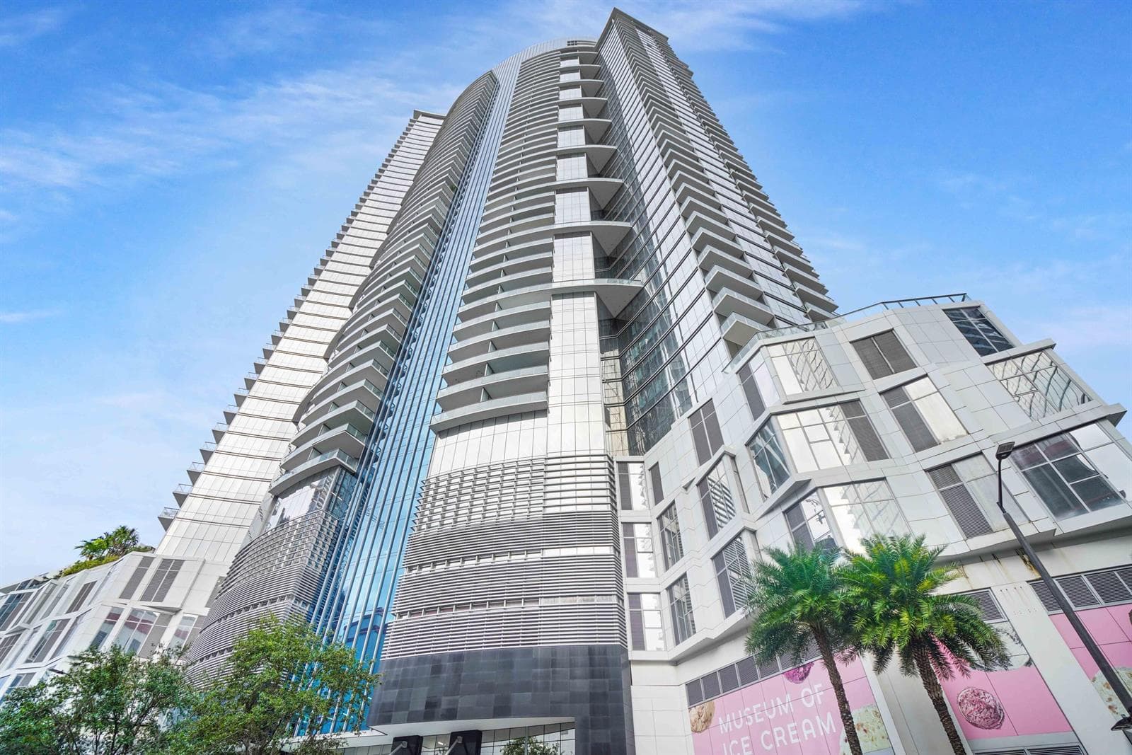 851 NE 1st Avenue # 812, Miami FL 33132 — 79